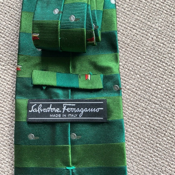 Men’s Ferragamo Golf ⛳️ Tie - Picture 4 of 6